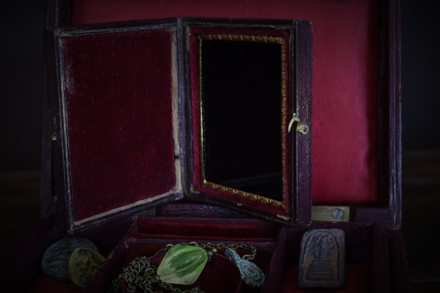 Claret Seance Box